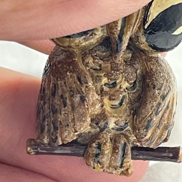 Artisan Hand Carved Handpainted Owl Pin Brooch - Picture 3 of 6